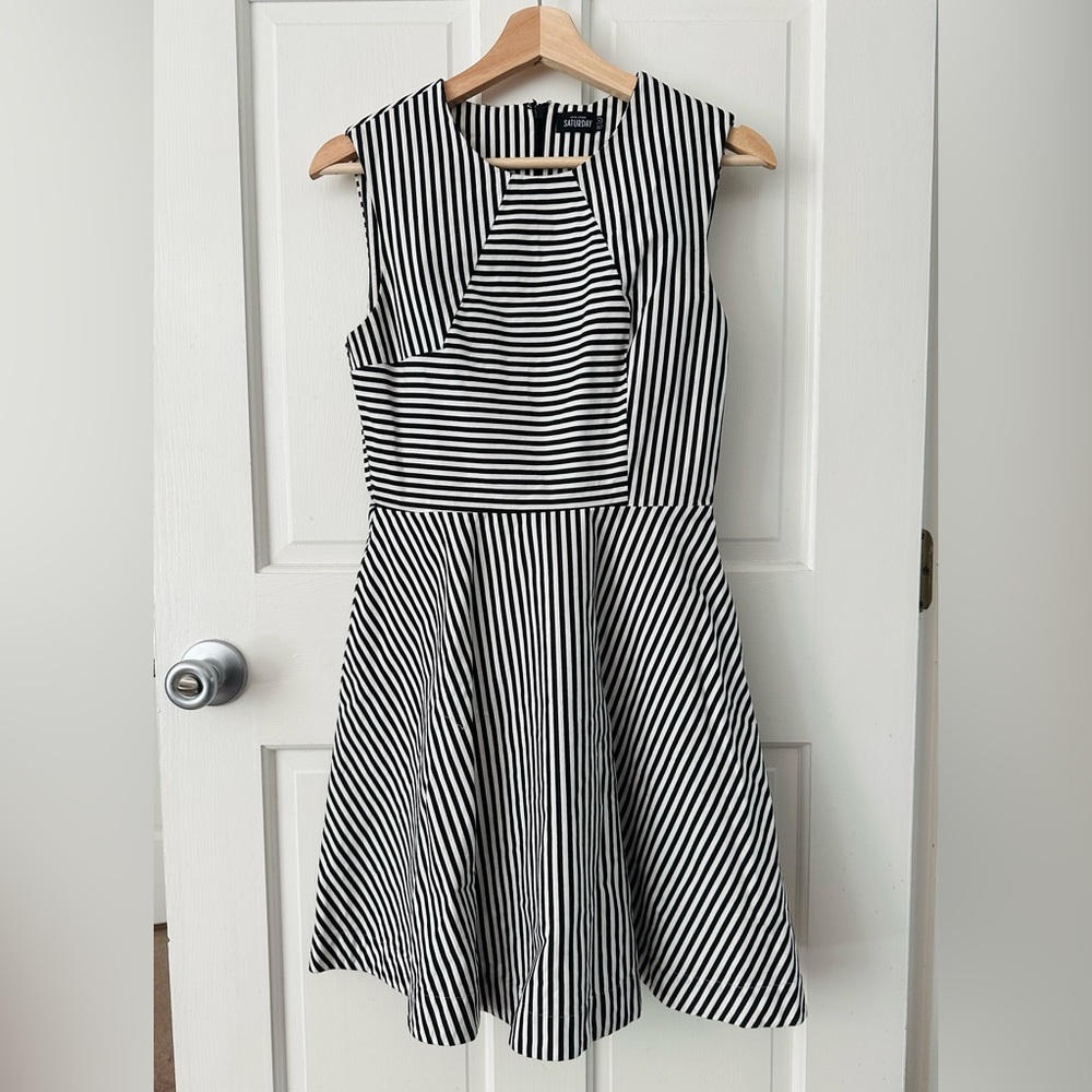 Kate Spade Saturday Black & White Striped Fit & Flare Sleeveless Dress Size 2
